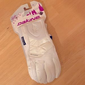 Women’s Da Kine Gore-Tex gloves medium NWT